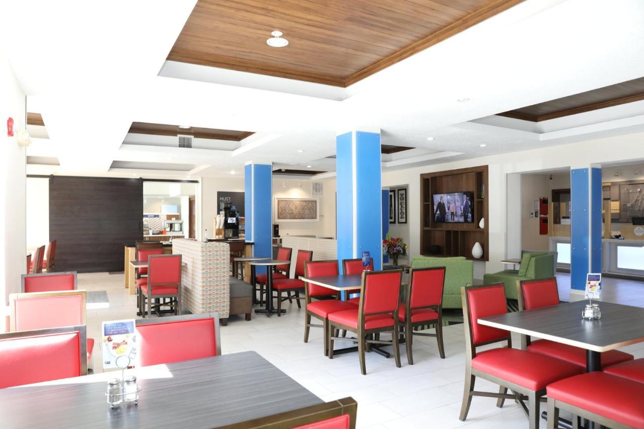 Holiday Inn Express Hotel & Suites Albuquerque Airport By Ihg Bagian luar foto