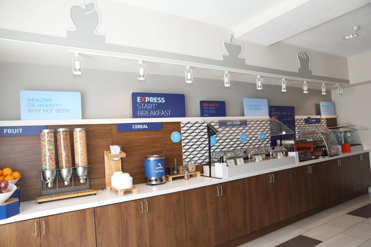 Holiday Inn Express Hotel & Suites Albuquerque Airport By Ihg Bagian luar foto