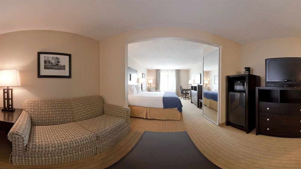 Holiday Inn Express Hotel & Suites Albuquerque Airport By Ihg Bagian luar foto
